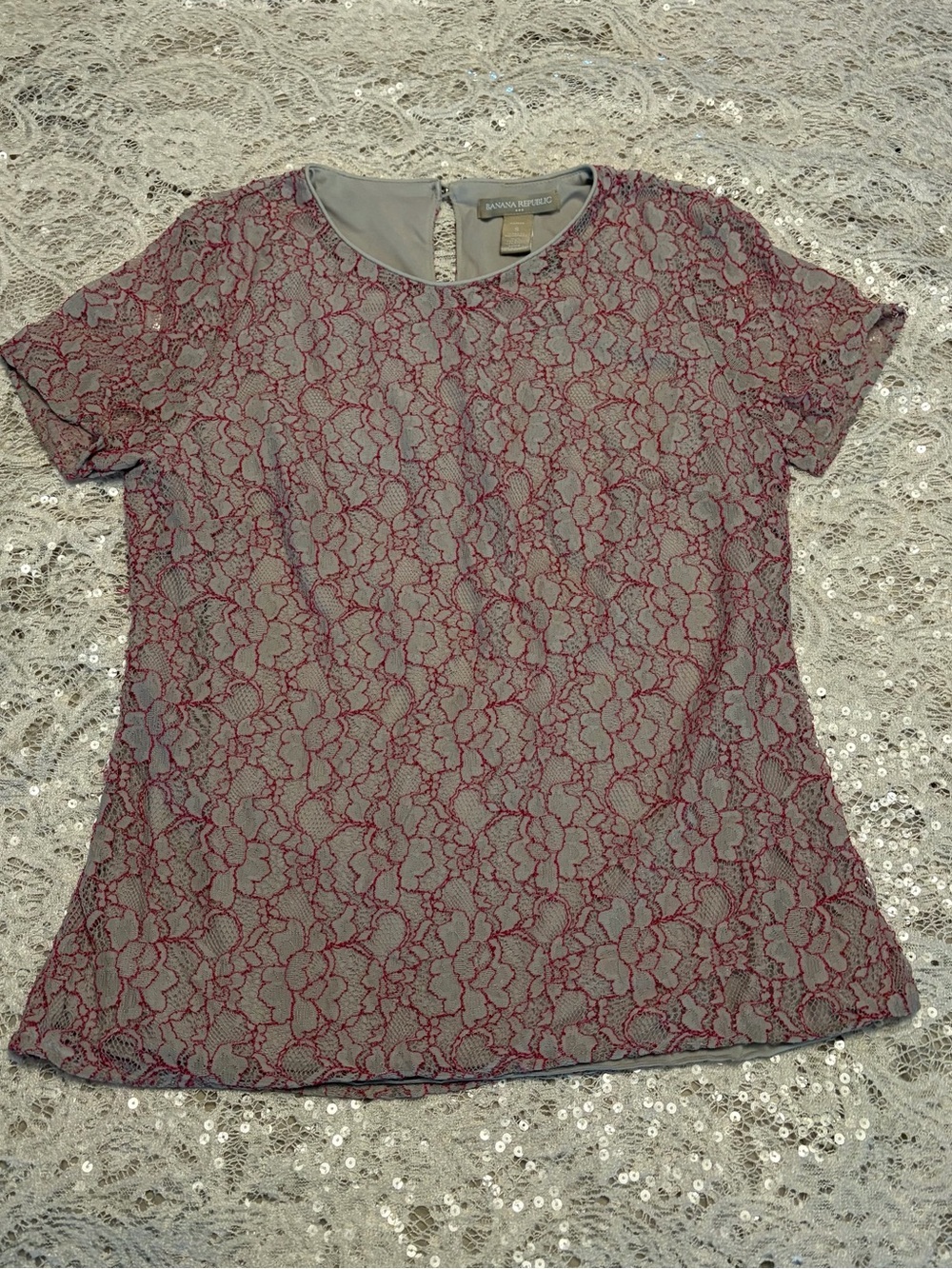 Banana Republic/Pre-loved Pink/Red Floral Lace Short Sleeve Top Size S